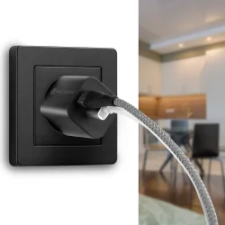 everActive GaN SC-390QB charger with USB QC3.0 and USB-C PD PPS 30W socket